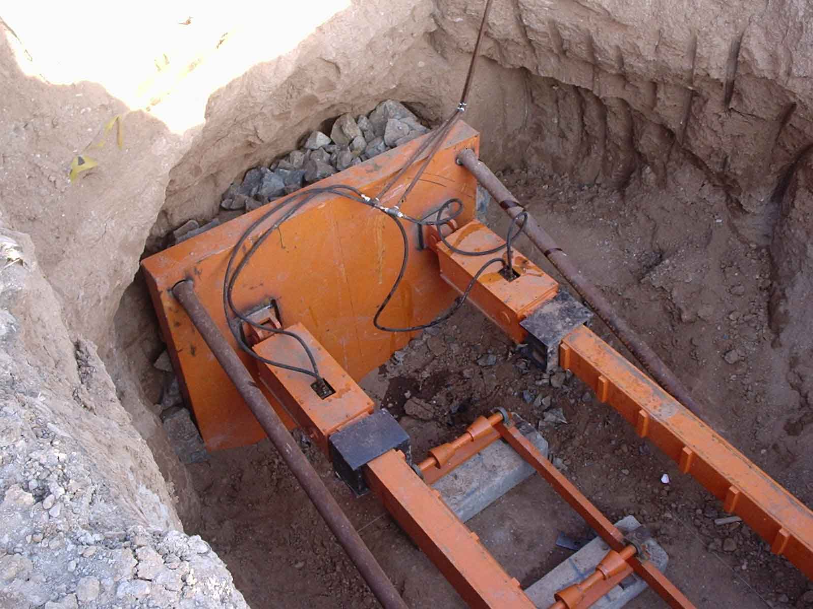 طرح انتقال آب از سد ستارخان به تصفیه خانه شهر اهر- خط لوله انتقال آب و تأسیسات وابسته