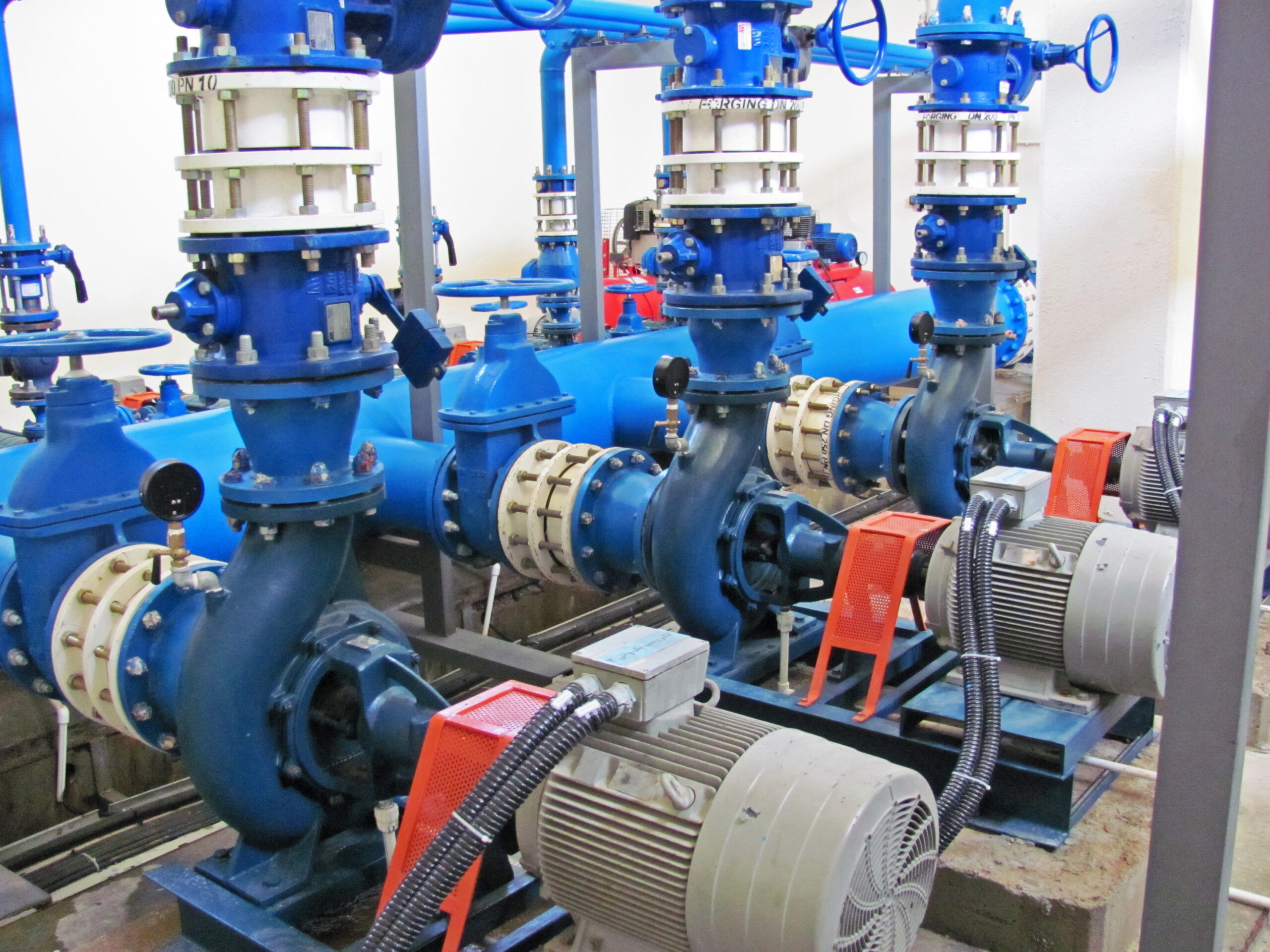 تهیه، حمل، نصب و راهاندازی تجهیزات مکانیکی، برقی، کنترل و ابزار دقیق تصفیهخانه آب ماکو